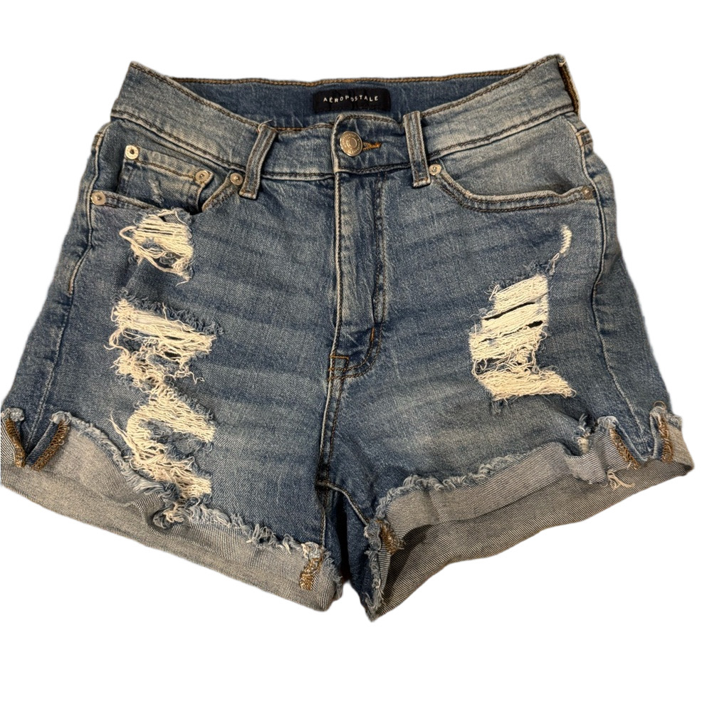 🌼American Eagle Outfitters Women's Distressed “mom shorts”